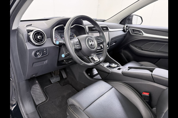 MG Mg Zs EV Luxury 45kWh SOH 93% Panoramadak Leder+Verwarmd Adap.Cruise Camera Elek.Stoel Apple Carplay/Android Auto Navi Airco Privacy Glas Lmv 17" Bluetooth DAB Isofix Rijstrooksensor Origineel Nederlandse Auto Dealeronderhouden