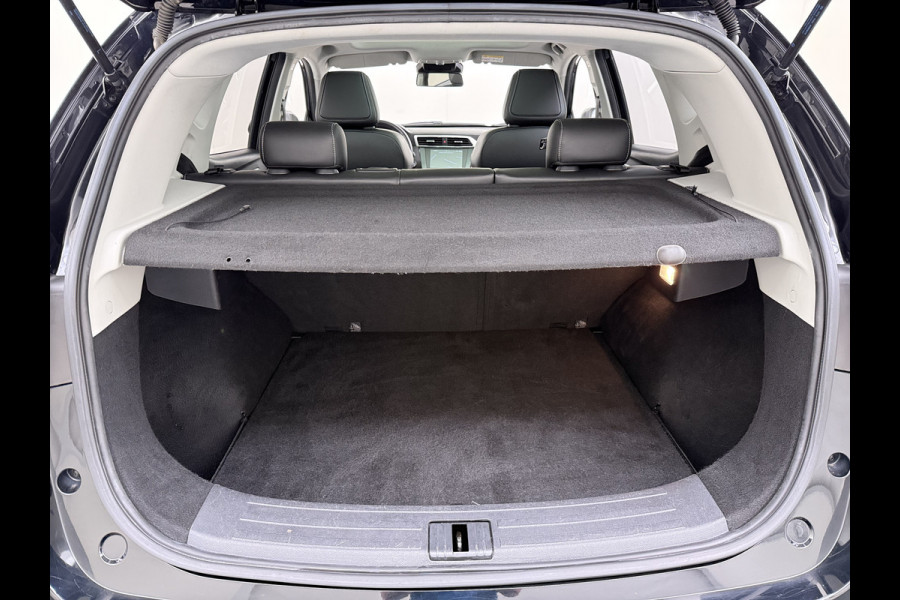 MG Mg Zs EV Luxury 45kWh SOH 93% Panoramadak Leder+Verwarmd Adap.Cruise Camera Elek.Stoel Apple Carplay/Android Auto Navi Airco Privacy Glas Lmv 17" Bluetooth DAB Isofix Rijstrooksensor Origineel Nederlandse Auto Dealeronderhouden