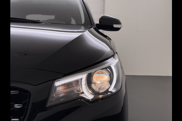 MG Mg Zs EV Luxury 45kWh SOH 93% Panoramadak Leder+Verwarmd Adap.Cruise Camera Elek.Stoel Apple Carplay/Android Auto Navi Airco Privacy Glas Lmv 17" Bluetooth DAB Isofix Rijstrooksensor Origineel Nederlandse Auto Dealeronderhouden