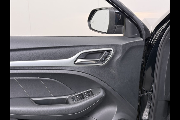 MG Mg Zs EV Luxury 45kWh SOH 93% Panoramadak Leder+Verwarmd Adap.Cruise Camera Elek.Stoel Apple Carplay/Android Auto Navi Airco Privacy Glas Lmv 17" Bluetooth DAB Isofix Rijstrooksensor Origineel Nederlandse Auto Dealeronderhouden