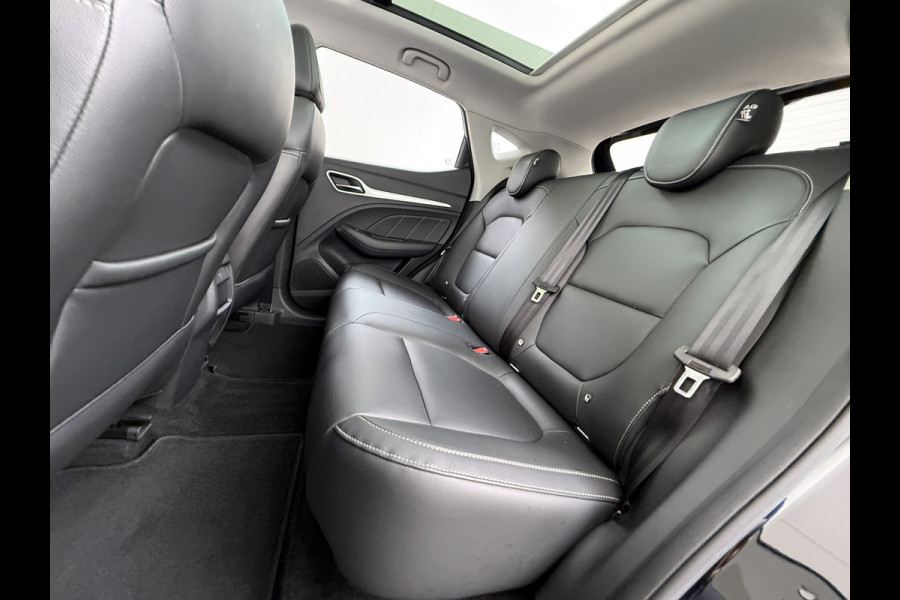 MG Mg Zs EV Luxury 45kWh SOH 93% Panoramadak Leder+Verwarmd Adap.Cruise Camera Elek.Stoel Apple Carplay/Android Auto Navi Airco Privacy Glas Lmv 17" Bluetooth DAB Isofix Rijstrooksensor Origineel Nederlandse Auto Dealeronderhouden