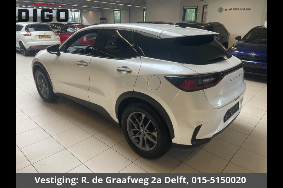 Lexus LBX 1.5 Business Line 2WD | Dodehoek detectie | Stuur- & Stoelverwarming | Navigatie | Parkeersensoren