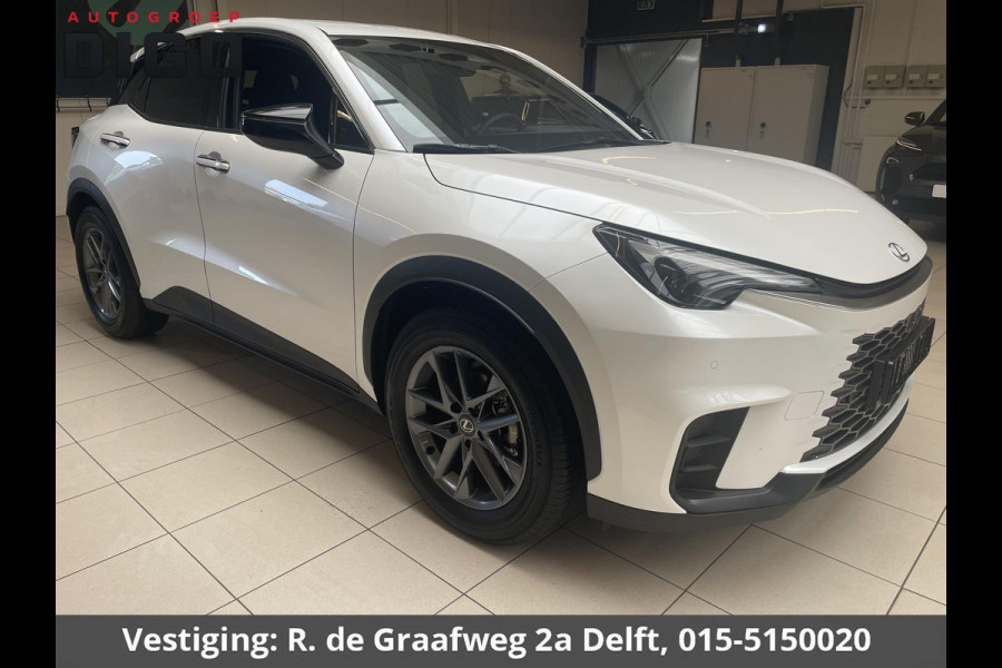 Lexus LBX 1.5 Business Line 2WD | Dodehoek detectie | Stuur- & Stoelverwarming | Navigatie | Parkeersensoren