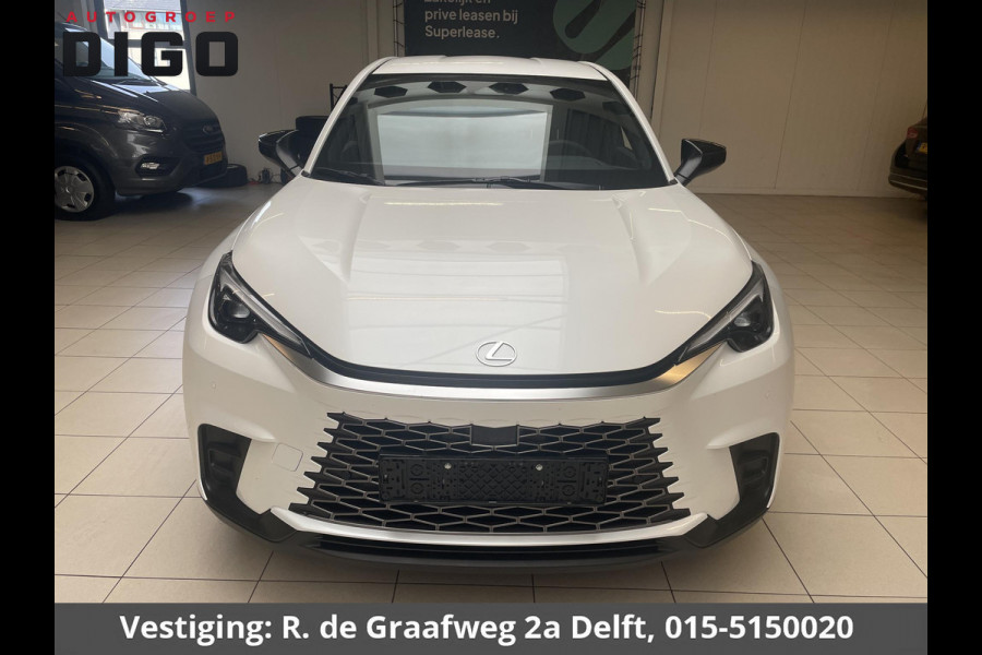 Lexus LBX 1.5 Business Line 2WD | Dodehoek detectie | Stuur- & Stoelverwarming | Navigatie | Parkeersensoren