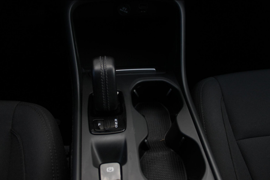 Volvo XC40 T4 211PK Automaat Plug-in hybrid Plus Bright Harman Kardon Audio / DAB+ / Apple Carplay / |Elektrisch bedienbare voorstoelen met geheugen op bestuurdersstoel / 18" lichtmetalen velgen