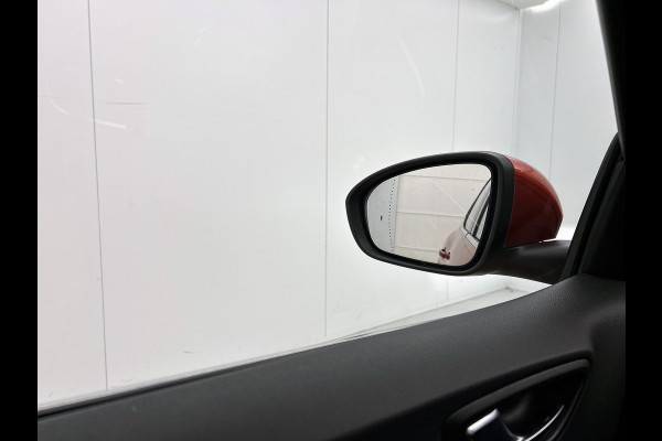 Renault Mégane 1.3 TCe 141PK 5Drs. Business Zen / Airco-ecc./ Navigatie / Radio multimedia / Cruisecontrol / Apk 07-2027