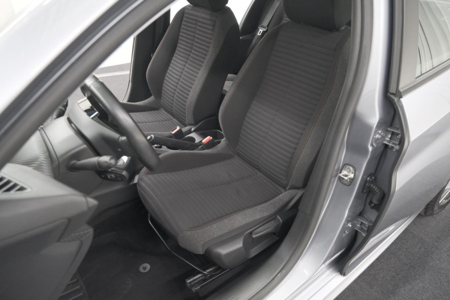 Peugeot 208 PureTech 75 Active Pack | Navigatie | Parkeersensoren | Apple Carplay | Allseason Banden