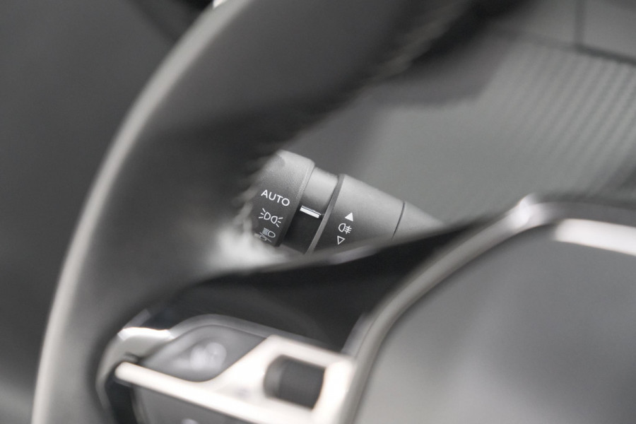 Peugeot 208 PureTech 75 Active Pack | Navigatie | Parkeersensoren | Apple Carplay | Allseason Banden
