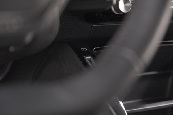 Peugeot 208 PureTech 75 Active Pack | Navigatie | Parkeersensoren | Apple Carplay | Allseason Banden
