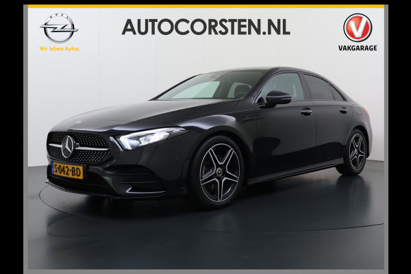 Mercedes-Benz A-Klasse Sedan 180 Automaat AMG Line Night Premium Stoelverwarming Camera Apple Carplay Android Auto Navi Ecc Keyless-go Pdc Cruise Control Regensensor Privacy Glas Led-High Performance Isofix Bluetooth DAB 1e Eigenaar Origineel Nederlandse Auto
