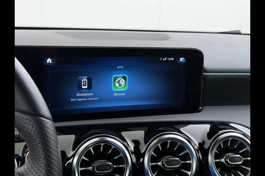 Mercedes-Benz A-Klasse Sedan 180 Automaat AMG Line Night Premium Stoelverwarming Camera Apple Carplay Android Auto Navi Ecc Keyless-go Pdc Cruise Control Regensensor Privacy Glas Led-High Performance Isofix Bluetooth DAB 1e Eigenaar Origineel Nederlandse Auto
