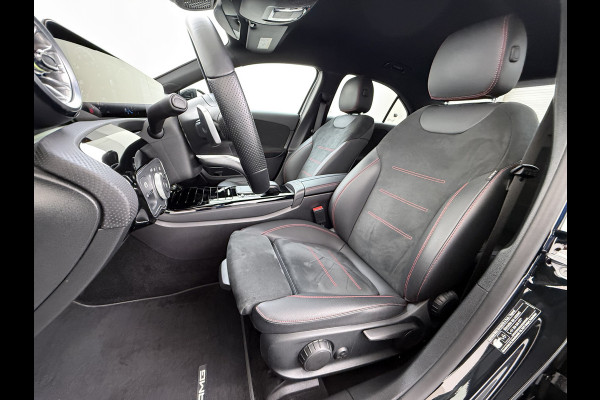 Mercedes-Benz A-Klasse Sedan 180 Automaat AMG Line Night Premium Stoelverwarming Camera Apple Carplay Android Auto Navi Ecc Keyless-go Pdc Cruise Control Regensensor Privacy Glas Led-High Performance Isofix Bluetooth DAB 1e Eigenaar Origineel Nederlandse Auto