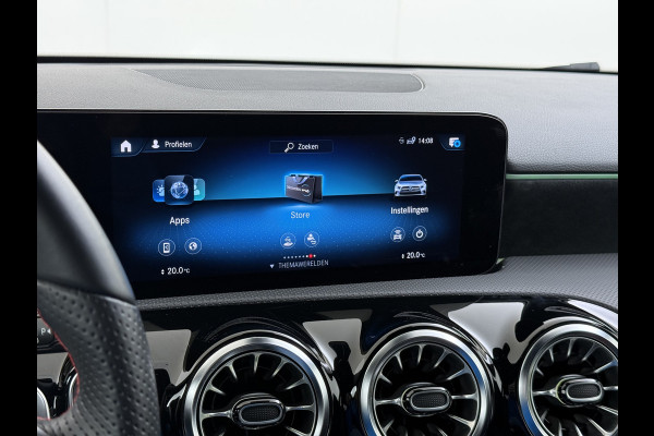 Mercedes-Benz A-Klasse Sedan 180 Automaat AMG Line Night Premium Stoelverwarming Camera Apple Carplay Android Auto Navi Ecc Keyless-go Pdc Cruise Control Regensensor Privacy Glas Led-High Performance Isofix Bluetooth DAB 1e Eigenaar Origineel Nederlandse Auto