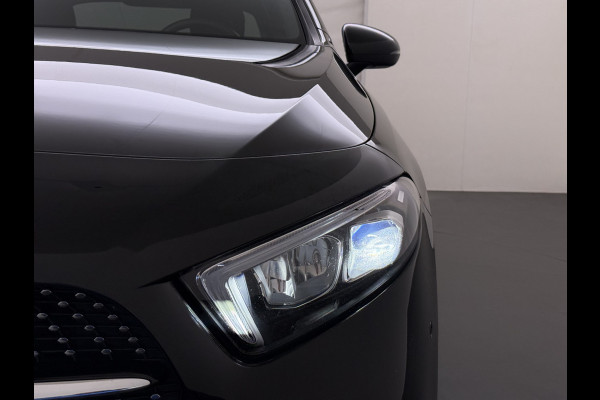 Mercedes-Benz A-Klasse Sedan 180 Automaat AMG Line Night Premium Stoelverwarming Camera Apple Carplay Android Auto Navi Ecc Keyless-go Pdc Cruise Control Regensensor Privacy Glas Led-High Performance Isofix Bluetooth DAB 1e Eigenaar Origineel Nederlandse Auto