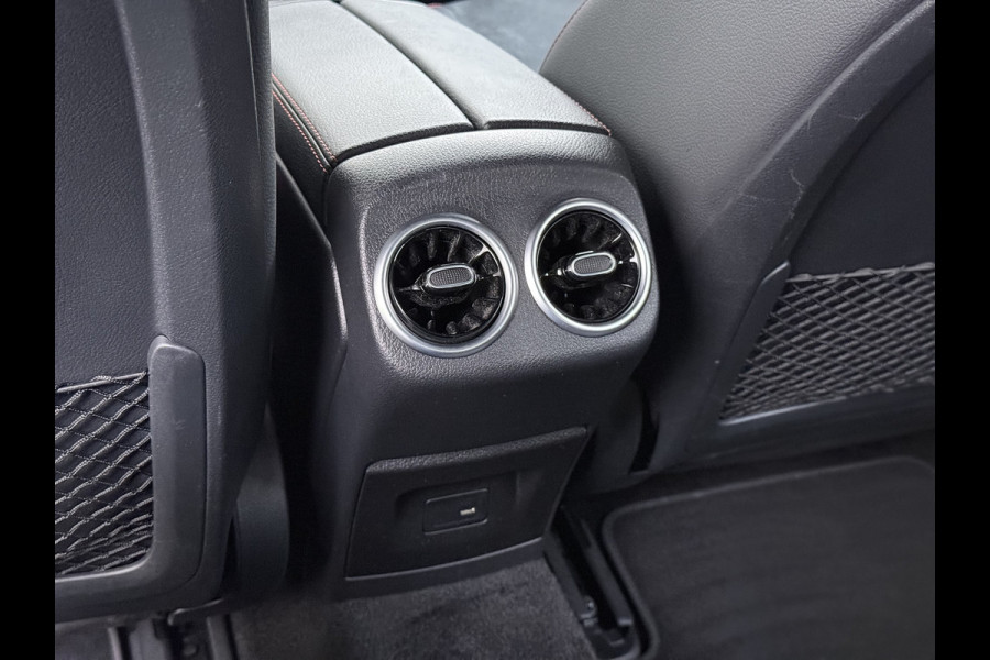 Mercedes-Benz A-Klasse Sedan 180 Automaat AMG Line Night Premium Stoelverwarming Camera Apple Carplay Android Auto Navi Ecc Keyless-go Pdc Cruise Control Regensensor Privacy Glas Led-High Performance Isofix Bluetooth DAB 1e Eigenaar Origineel Nederlandse Auto