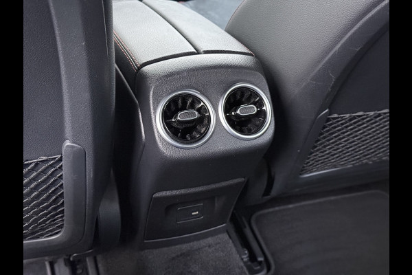 Mercedes-Benz A-Klasse Sedan 180 Automaat AMG Line Night Premium Stoelverwarming Camera Apple Carplay Android Auto Navi Ecc Keyless-go Pdc Cruise Control Regensensor Privacy Glas Led-High Performance Isofix Bluetooth DAB 1e Eigenaar Origineel Nederlandse Auto