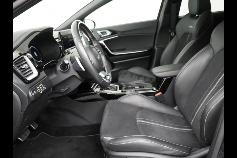 Kia Ceed Sportswagon 1.5 T-GDi GT-Line AUTOMAAT Stoel-/Stuurverwarming - Apple Carplay/Android Auto - Schuif-/Kanteldak - Achteruitrijcamera - Climate Control - Fabrieksgarantie t/m 03-2031