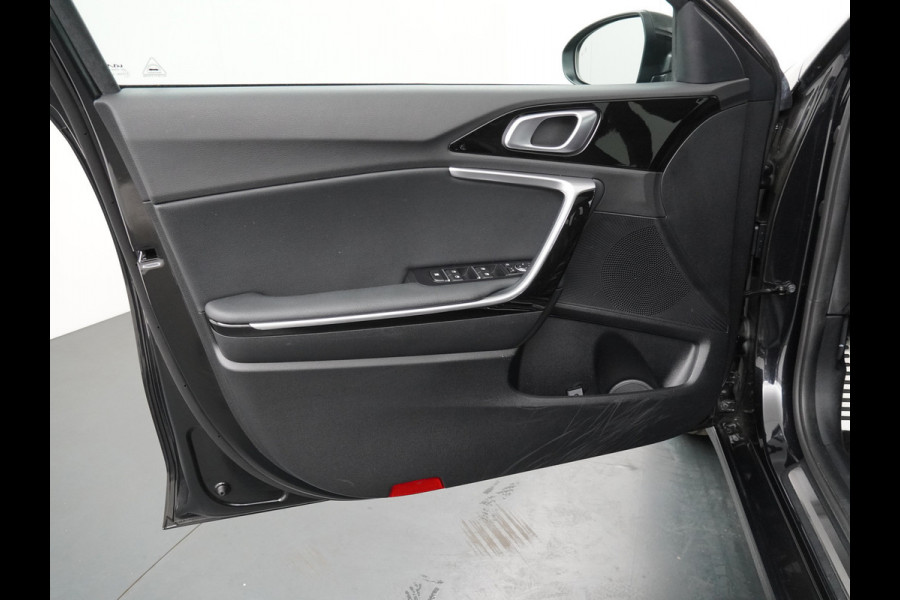 Kia Ceed Sportswagon 1.5 T-GDi GT-Line AUTOMAAT Stoel-/Stuurverwarming - Apple Carplay/Android Auto - Schuif-/Kanteldak - Achteruitrijcamera - Climate Control - Fabrieksgarantie t/m 03-2031