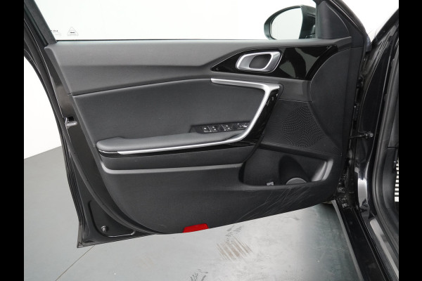 Kia Ceed Sportswagon 1.5 T-GDi GT-Line AUTOMAAT Stoel-/Stuurverwarming - Apple Carplay/Android Auto - Schuif-/Kanteldak - Achteruitrijcamera - Climate Control - Fabrieksgarantie t/m 03-2031