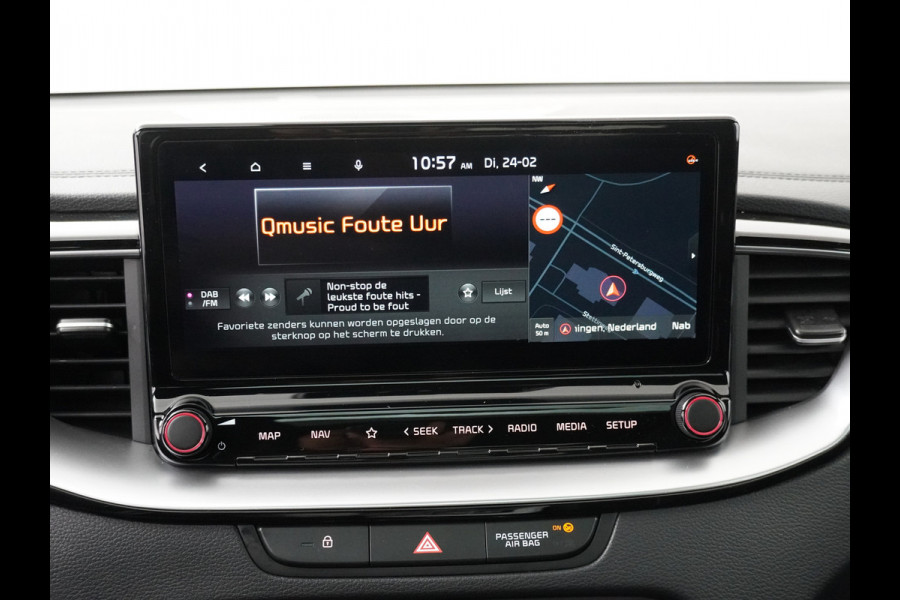 Kia Ceed Sportswagon 1.5 T-GDi GT-Line AUTOMAAT Stoel-/Stuurverwarming - Apple Carplay/Android Auto - Schuif-/Kanteldak - Achteruitrijcamera - Climate Control - Fabrieksgarantie t/m 03-2031