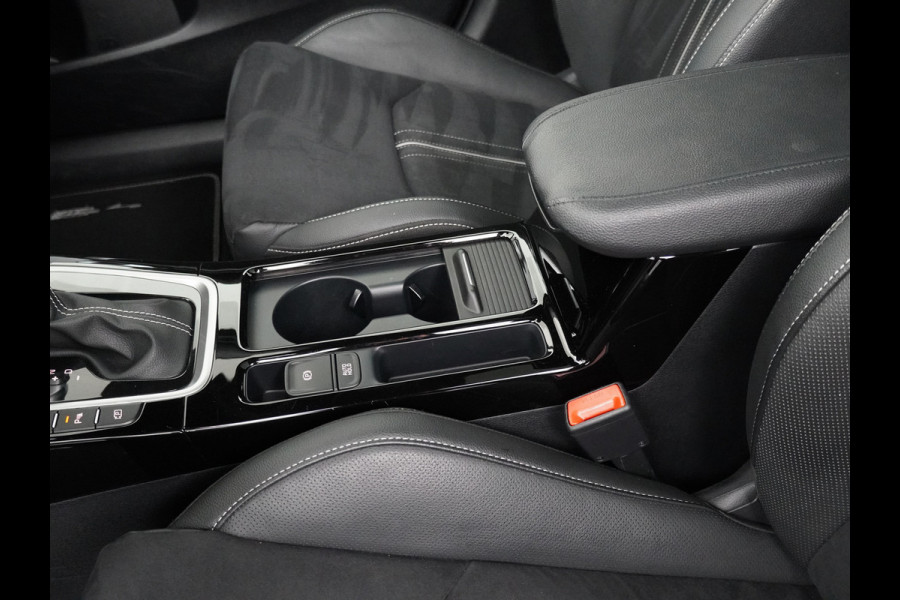 Kia Ceed Sportswagon 1.5 T-GDi GT-Line AUTOMAAT Stoel-/Stuurverwarming - Apple Carplay/Android Auto - Schuif-/Kanteldak - Achteruitrijcamera - Climate Control - Fabrieksgarantie t/m 03-2031