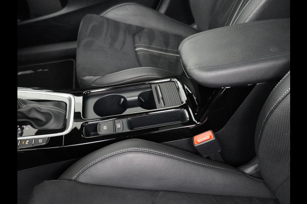 Kia Ceed Sportswagon 1.5 T-GDi GT-Line AUTOMAAT Stoel-/Stuurverwarming - Apple Carplay/Android Auto - Schuif-/Kanteldak - Achteruitrijcamera - Climate Control - Fabrieksgarantie t/m 03-2031