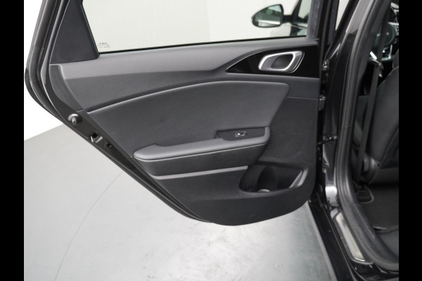 Kia Ceed Sportswagon 1.5 T-GDi GT-Line AUTOMAAT Stoel-/Stuurverwarming - Apple Carplay/Android Auto - Schuif-/Kanteldak - Achteruitrijcamera - Climate Control - Fabrieksgarantie t/m 03-2031