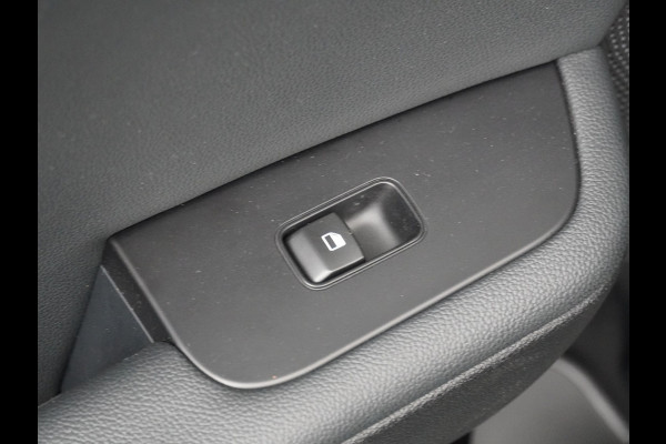Kia Ceed Sportswagon 1.5 T-GDi GT-Line AUTOMAAT Stoel-/Stuurverwarming - Apple Carplay/Android Auto - Schuif-/Kanteldak - Achteruitrijcamera - Climate Control - Fabrieksgarantie t/m 03-2031