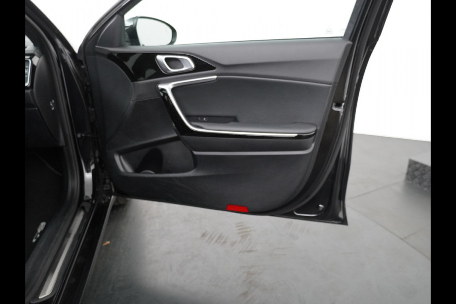 Kia Ceed Sportswagon 1.5 T-GDi GT-Line AUTOMAAT Stoel-/Stuurverwarming - Apple Carplay/Android Auto - Schuif-/Kanteldak - Achteruitrijcamera - Climate Control - Fabrieksgarantie t/m 03-2031