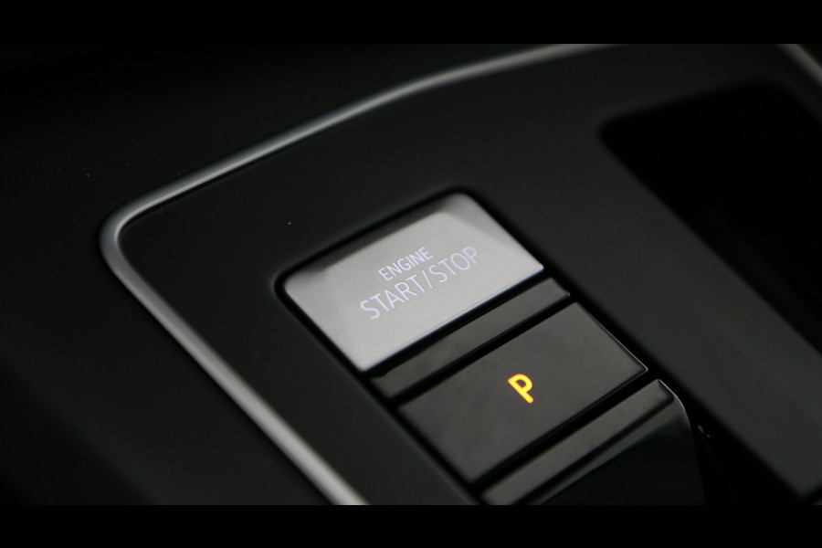 Volkswagen Golf 1.5 eHybrid 204pk Life Edition DSG | Panoramadak | Stoel+Stuurverwarming | Camera Demo Jesse