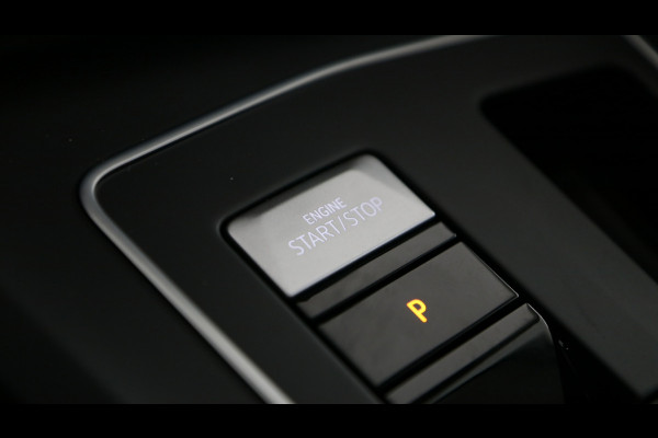 Volkswagen Golf 1.5 eHybrid 204pk Life Edition DSG | Panoramadak | Stoel+Stuurverwarming | Camera Demo Jesse