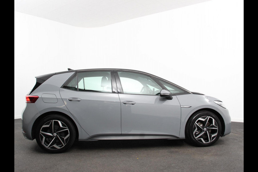 Volkswagen ID.3 Pro 58 kWh SOH 92% Navigatie Apple CarPlay Android Auto Parkeerhulp Adaptive Cruise Control Stoel- en stuurverwarming Full Led Climate Control Lichtmetalen velgen
