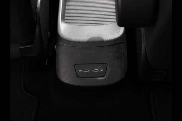 Volkswagen ID.3 Pro 58 kWh SOH 92% Navigatie Apple CarPlay Android Auto Parkeerhulp Adaptive Cruise Control Stoel- en stuurverwarming Full Led Climate Control Lichtmetalen velgen