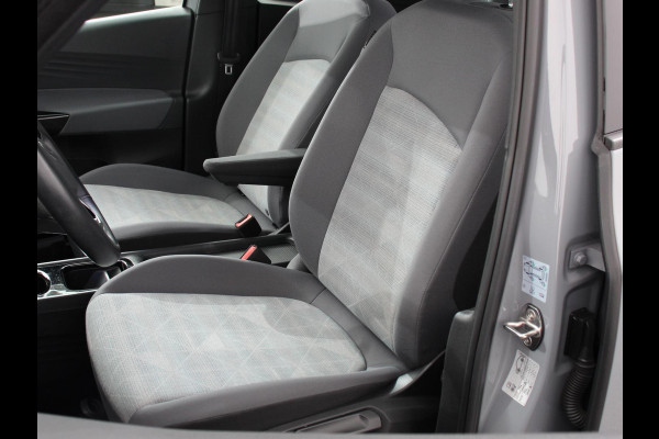 Volkswagen ID.3 Pro 58 kWh SOH 92% Navigatie Apple CarPlay Android Auto Parkeerhulp Adaptive Cruise Control Stoel- en stuurverwarming Full Led Climate Control Lichtmetalen velgen