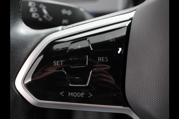Volkswagen ID.3 Pro 58 kWh SOH 92% Navigatie Apple CarPlay Android Auto Parkeerhulp Adaptive Cruise Control Stoel- en stuurverwarming Full Led Climate Control Lichtmetalen velgen
