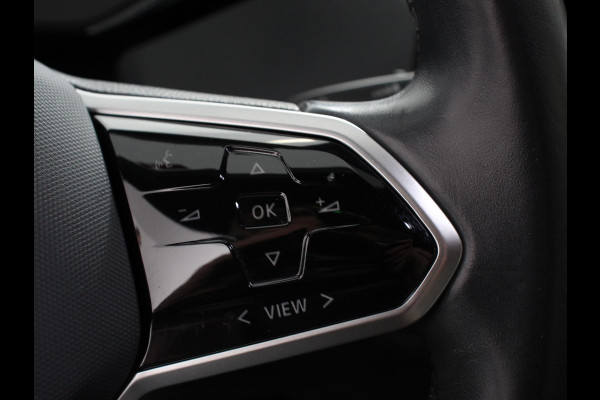 Volkswagen ID.3 Pro 58 kWh SOH 92% Navigatie Apple CarPlay Android Auto Parkeerhulp Adaptive Cruise Control Stoel- en stuurverwarming Full Led Climate Control Lichtmetalen velgen
