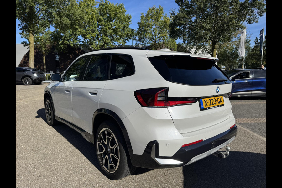 BMW X1 xDrive25e X-Line High Executive PHEV | VAN: 35.900,- VOOR: 32.877,- UW HERFSTVOORDEEL: 3.023,- | HEAD UP DISPLAY | LEDER | STOELVERWARMING| COMFORT ACCESS| ELEK. ACHTERKLEP| ELEK. WEGKLAPBARE TREKHAAK| HUD| 360 CAMERA| APPLE CARPLAY