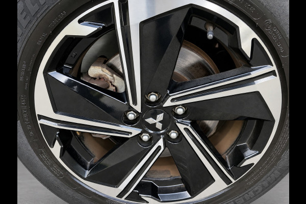 Mitsubishi Eclipse Cross 2.4 PHEV Intense+, trekhaak, stoelverwarming, achteruitrijcamera, vele opties