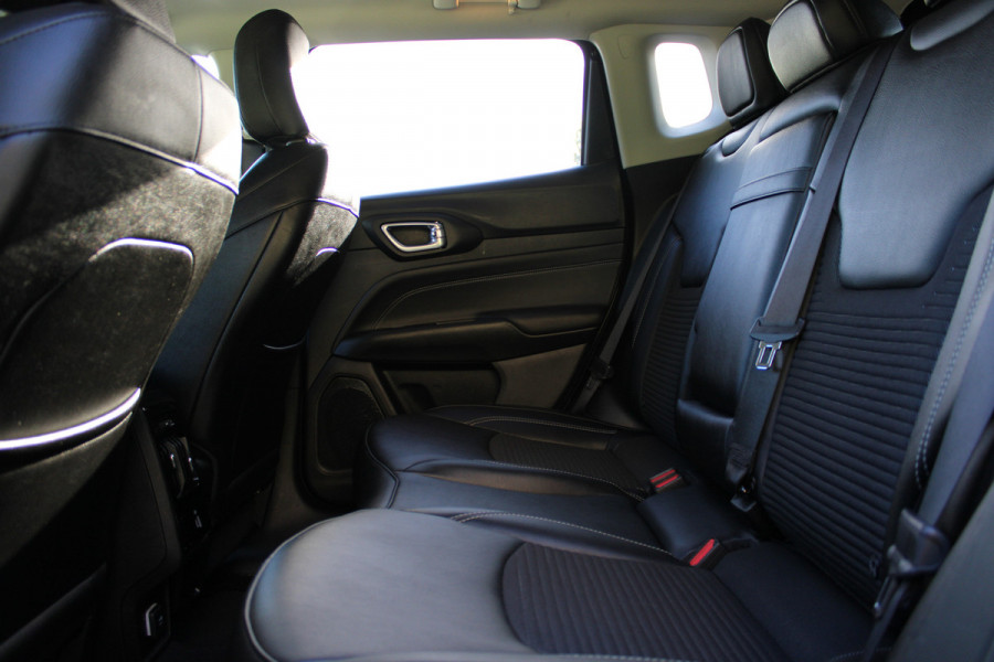 Jeep Compass 4xe 190 Plug-in Hybrid Electric Night Eagle Aut. NAVI / LEER / CAMERA