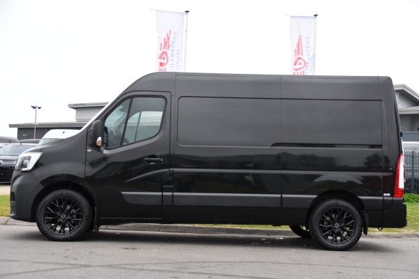 Renault Master T35 2.3 dCi 150 L2H2 Black Edition Cruise, Camera, Carplay, 136pk, Automaat Multimedia, LED, NAVI, Trekhaak, Uniek!