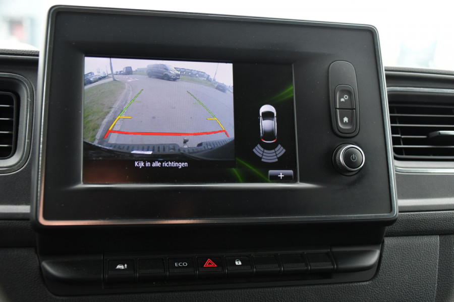 Renault Master T35 2.3 dCi 150 L2H2 Black Edition Cruise, Camera, Carplay, 136pk, Automaat Multimedia, LED, NAVI, Trekhaak, Uniek!