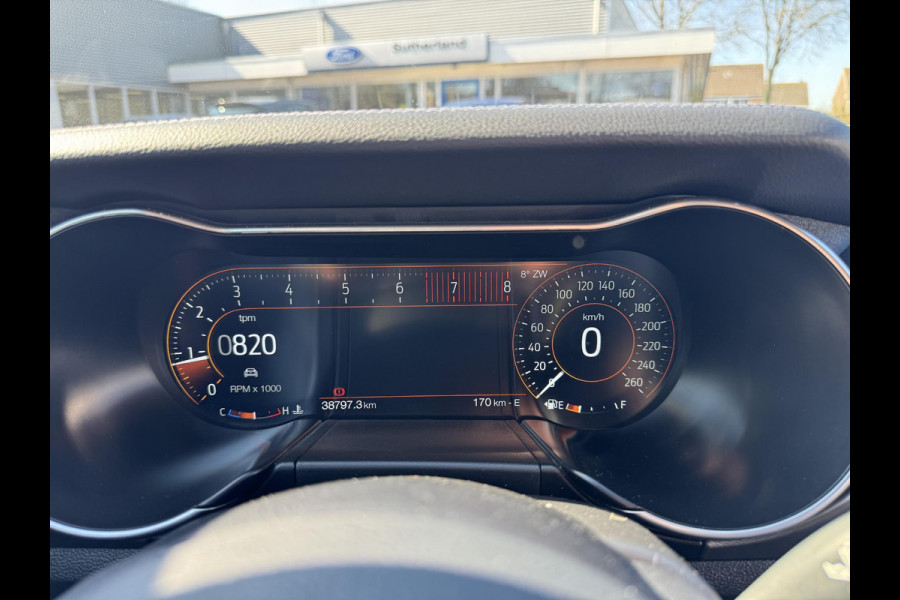 Ford Mustang Fastback 2.3 EcoBoost 289pk | Custom Pack Black | Lederen bekleding | Navigatie full map | Voorstoelen verwarmd en geventileerd | Audio installatie premium | Twister Orange