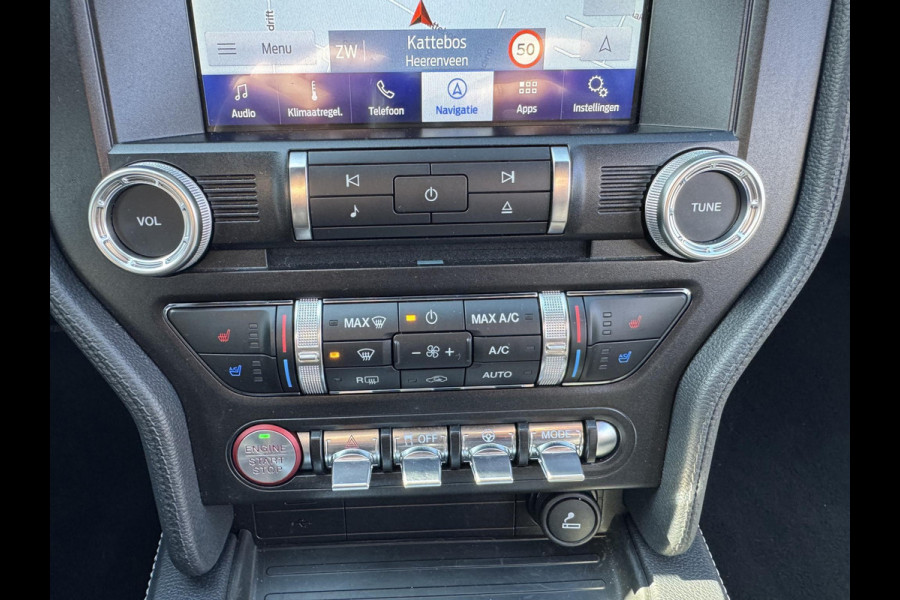 Ford Mustang Fastback 2.3 EcoBoost 289pk | Custom Pack Black | Lederen bekleding | Navigatie full map | Voorstoelen verwarmd en geventileerd | Audio installatie premium | Twister Orange