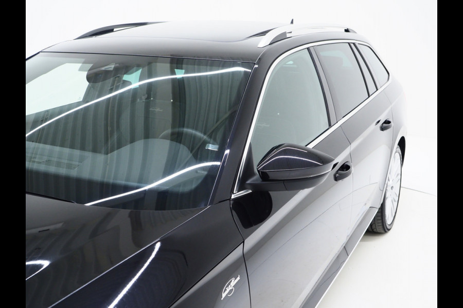 Škoda Superb Combi 1.4 TSI iV Laurin & Klement | Panoramadak | Leder | Trekhaak | Massage | 360 | Canton | Memory | Carplay