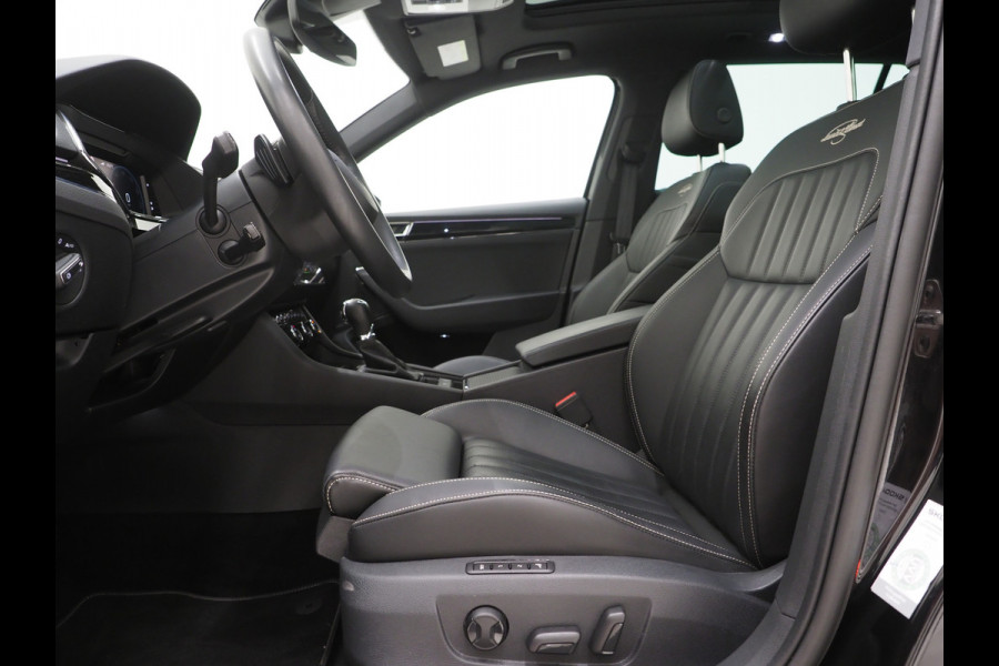 Škoda Superb Combi 1.4 TSI iV Laurin & Klement | Panoramadak | Leder | Trekhaak | Massage | 360 | Canton | Memory | Carplay