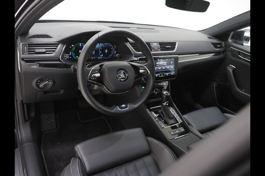 Škoda Superb Combi 1.4 TSI iV Laurin & Klement | Panoramadak | Leder | Trekhaak | Massage | 360 | Canton | Memory | Carplay