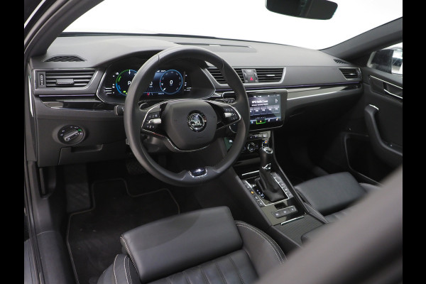 Škoda Superb Combi 1.4 TSI iV Laurin & Klement | Panoramadak | Leder | Trekhaak | Massage | 360 | Canton | Memory | Carplay