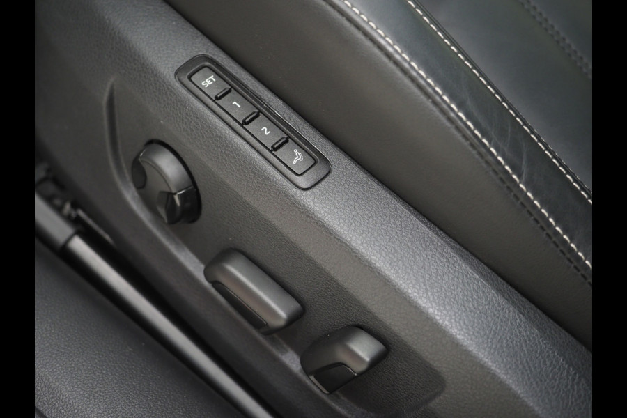 Škoda Superb Combi 1.4 TSI iV Laurin & Klement | Panoramadak | Leder | Trekhaak | Massage | 360 | Canton | Memory | Carplay