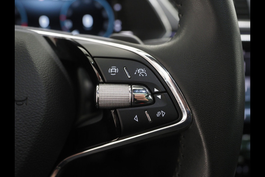 Škoda Superb Combi 1.4 TSI iV Laurin & Klement | Panoramadak | Leder | Trekhaak | Massage | 360 | Canton | Memory | Carplay