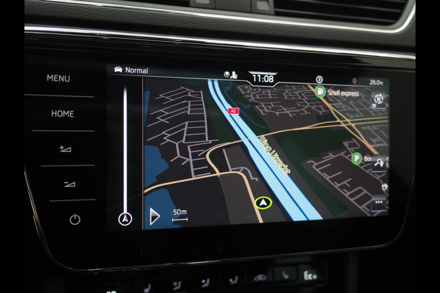 Škoda Superb Combi 1.4 TSI iV Laurin & Klement | Panoramadak | Leder | Trekhaak | Massage | 360 | Canton | Memory | Carplay